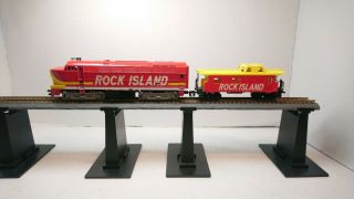 Tyco Ho Train Rock Island Sharknose Powered Diesel Locomotive/ Matching Caboose