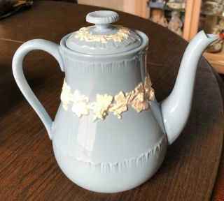 Vtg Wedgwood Etruria Barlaston Embossed Queensware Blue Coffee Pot Creamer Sugar 4