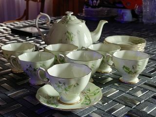 Vintage Royal Albert England Laurentian Snowdrop Pale Green 16 Piece Tea Set