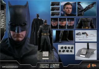 Hot Toys - Mms455 - Justice League - 1/6th Scale Batman Action Figure Stock Toy