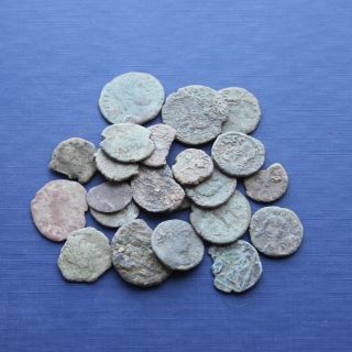 Group Of Over 20 Bronze Roman Coins Good Research Group