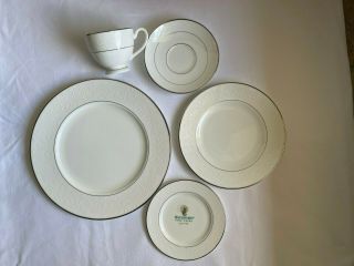 Waterford Barons Court - 5 Piece Place Setting Without Box.