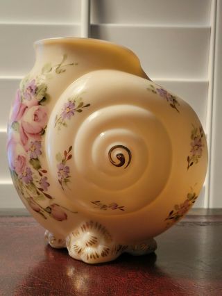 Cambridge Nautilus Crown Tuscan Charleton Pink Hand Painted Shell Vase Ss42