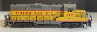 Walthers Ho Scale Union Pacific Diesel Locomotive 289