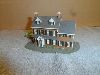 N Scale 3 Story Home With Yard And In Ground Pool