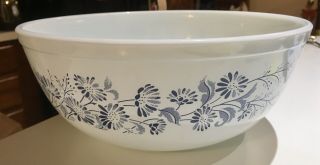 Vintage Pyrex Homestead 404 Mixing Bowl 10.  5 " 4 Qt W/ Blue Flowers On Milk Glass