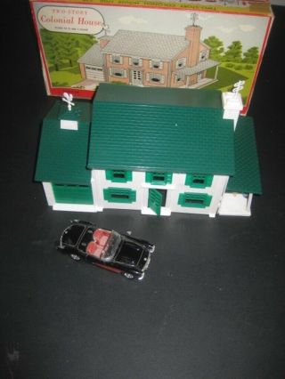 Plasticville O Gauge 2 Story Colonial House - 1700 - 129 - Boxed,  Figures,  Car C - 7