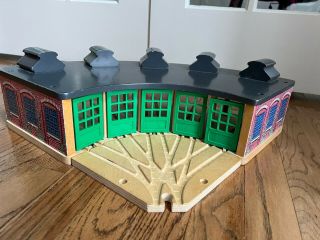 Thomas The Tank Engine & Friends Wooden Railway Roundhouse,  5 Way Switch Track