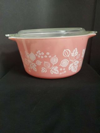 Vintage Pyrex 473 White On Pink Gooseberry Round 1 Qt.  Casserole With Lid