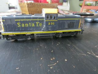 H O Trains: Running Santa Fe Freight Center Cab Yard Diesel - -