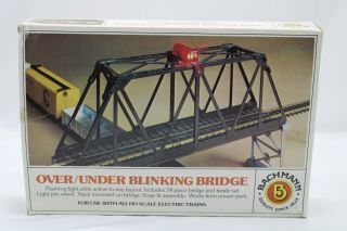 Ho Scale Bachmann 46222 Over / Under Blinking Bridge And Trestle Set - Iob
