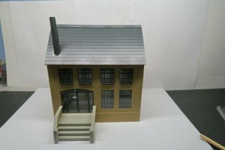 Walthers O Scale Two Story Building With Front Steps And Ramp C Pics