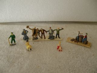 Ho Scale Assortment Of Figures 10 People And 1 Dog