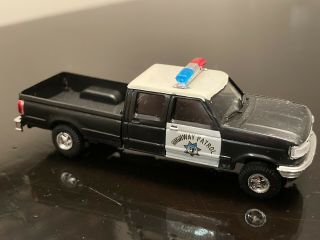 1/87 HO Trident CHP California Highway Patrol Ford police pickup truck model 3