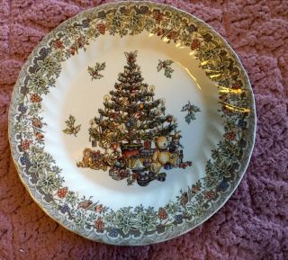 Queen’s “seasons Greetings” China Dinner Plates (set Of 4)