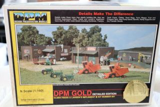 N Scale Dpm Olsen Feeds And Larsens Implements 661
