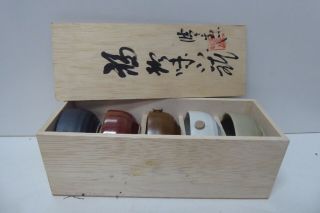 Japanese Sanei Pottery Set Of 5 Saki Bowls Cups In Wooden Case Box