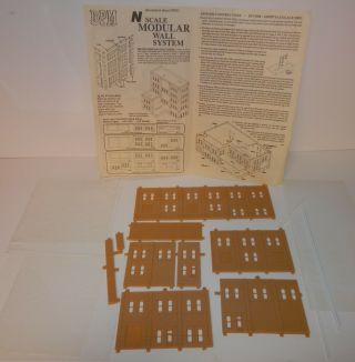 DPM N Scale Gripp ' s Luggage Manufactory Co Kit 506 2