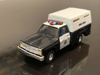 1/87 HO Scale CHP California Highway Patrol Bomb Squad Chevy box truck plastic 2