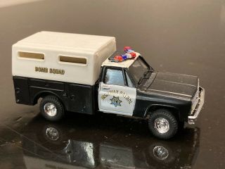 1/87 HO Scale CHP California Highway Patrol Bomb Squad Chevy box truck plastic 3