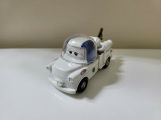 Tow Mater - Disney Pixar Cars - Plastic - Nasca Nasa Space Astronaut Car 1:55