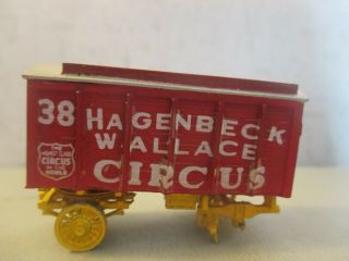 Walthers Hagenbeck Wallace Circus Wagon Needs 1 Wheel