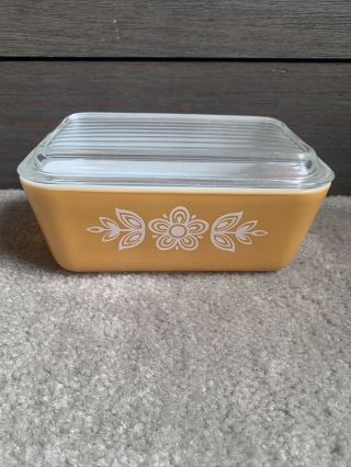 Pyrex Butterfly Gold 502 1.  5 Pint Rectangular Dish With Lid Pattern