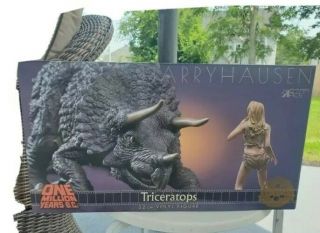 Star Ace Toys (32cm Harryhausen One Million B.  C.  Triceratops Standard Edition