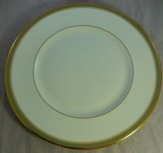 Vintage Royal Doulton Clarendon H4993 Dinner Plate 10 5/8 " Made In England