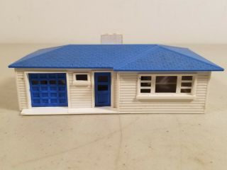 Vtg.  Plasticville Ho Scale Blue/white Ranch House W/ Rear Patio - Assembled