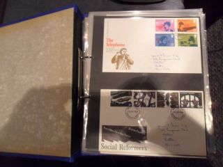 First Day Cover Album Contains Gb Covers 1976 - 1982