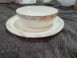 Mikasa Bone China Joy Cag06 Serving Bowl Is 8 1/4” And 11 " Is Cake Plate