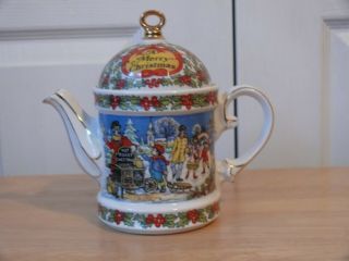 Sadler Christmas Teapot - - " Christmas Holiday " - - Made In England - - Porcelain - -
