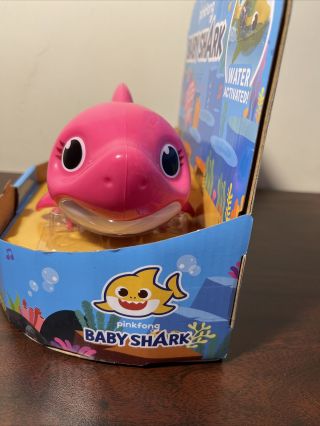 Zuru Robo Alive Junior Baby Shark Battery - Powered SING AND SWIM Bath Toy Pink 2