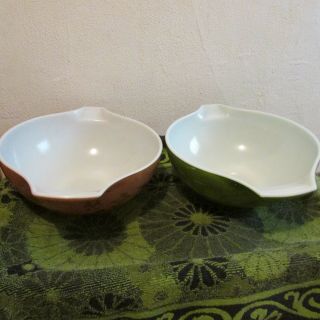 Your Choice: 4 Or 2 1/2 Quart Pyrex Mixing Bowls.  Green/ Early Americana.