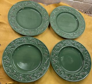 Hampton @ Home Christmas Berries 11 1/4” Dinner Plates Four Pre - Owned
