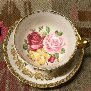 Rare Paragon Floating Triple Cabbage Rose Teacup And Saucer Gold Trim