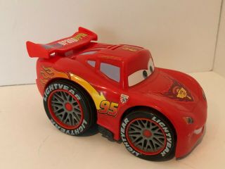 Disney Pixar Shake n Go Cars 2 Lightning McQueen 2010 Mattel 3