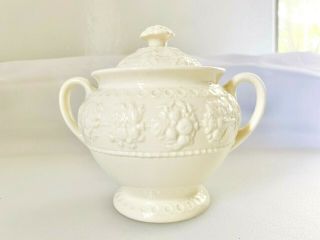 Wedgwood Wellesley Of Etruria & Barlaston Sugar Bowl W/ Lid Ivory Lovely Detail
