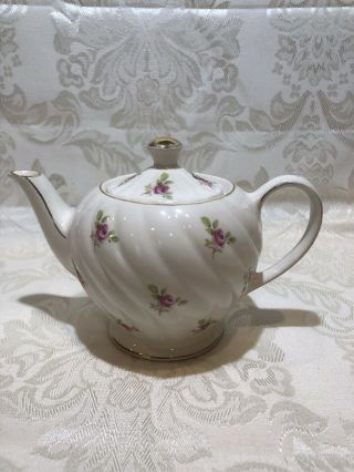 Windsor England Small Teapot Pink Roses,  Gold Trim,  2 Cup,  6 1/2”x 4 1/2”