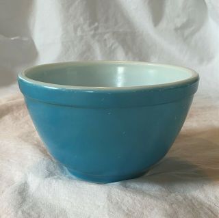 Vintage Pyrex Small 3 - 1/4 Tall Turquoise Blue Mixing Bowl 1 - 1/2 Pt (b)