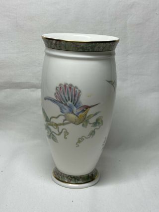 Wedgewood “hummingbirds” Bone China Vase
