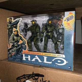Halo 3 Red Team Leader & Master Chief Spartan Figure 2pk Mcfarlane Toys Rare2010