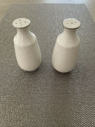Noritake China Lorelei 7541 Salt & Pepper Shaker White On Ivory W/platinum Trim