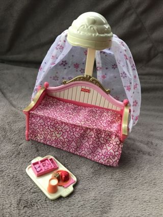 Fisher - Price Loving Family Dollhouse Furniture Girls Pink Canopy Bed Daybed Euc