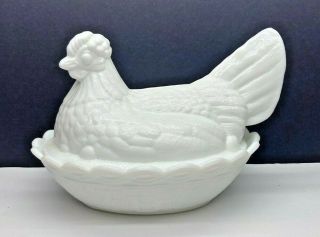 Vintage Fenton White Milk Glass Split Tail Hen On Nest