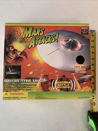 1996 Trendmasters Mars Attacks Martian Flying Saucer Action Figure Burton Space