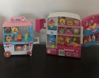 Shopkins Bakery/ Donut Delight Stand/ Refrigerator With Shopkins