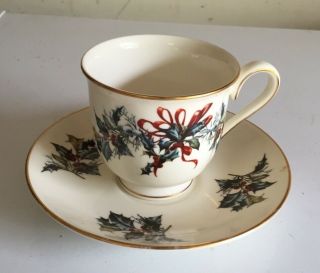 Set Of 2 Lenox Winter Greetings Tea Cup And Saucer Christmas Made In Usa 1995