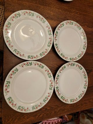 Christmas Charm By Gibson Set Of 4 Dinner Plates Holly Holiday